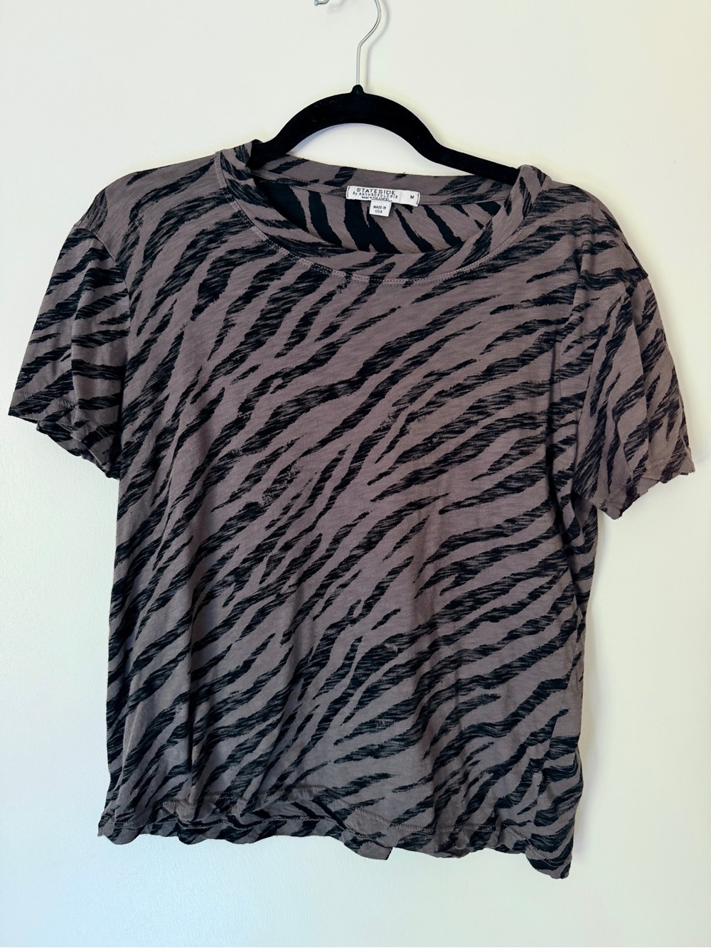 Stateside by Anthropologie Short Sleeve Animal Print T-Shirt – Size M, Grey